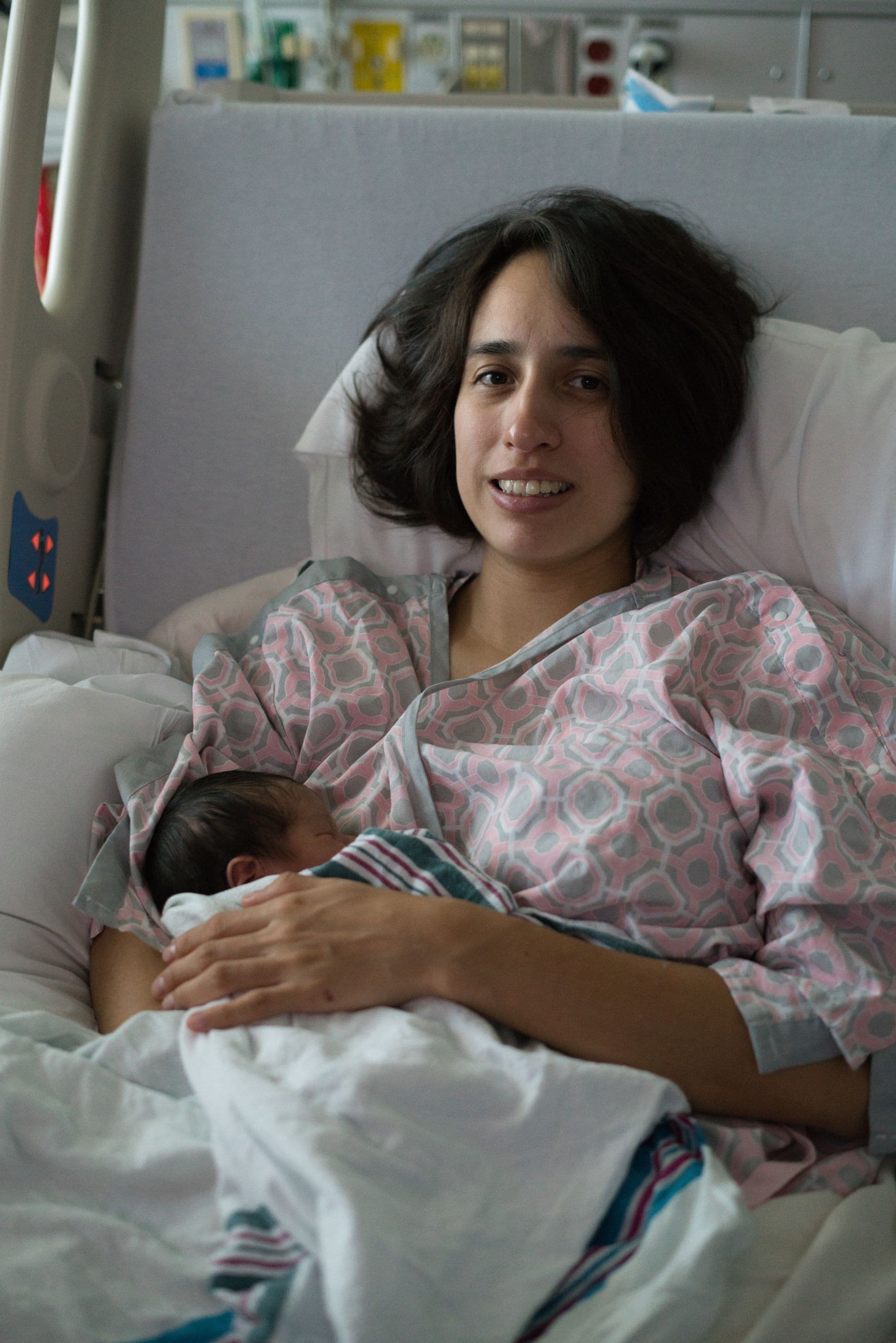 Belly Bands After a C-Section: How to Choose One (and When to Stop Wearing It)